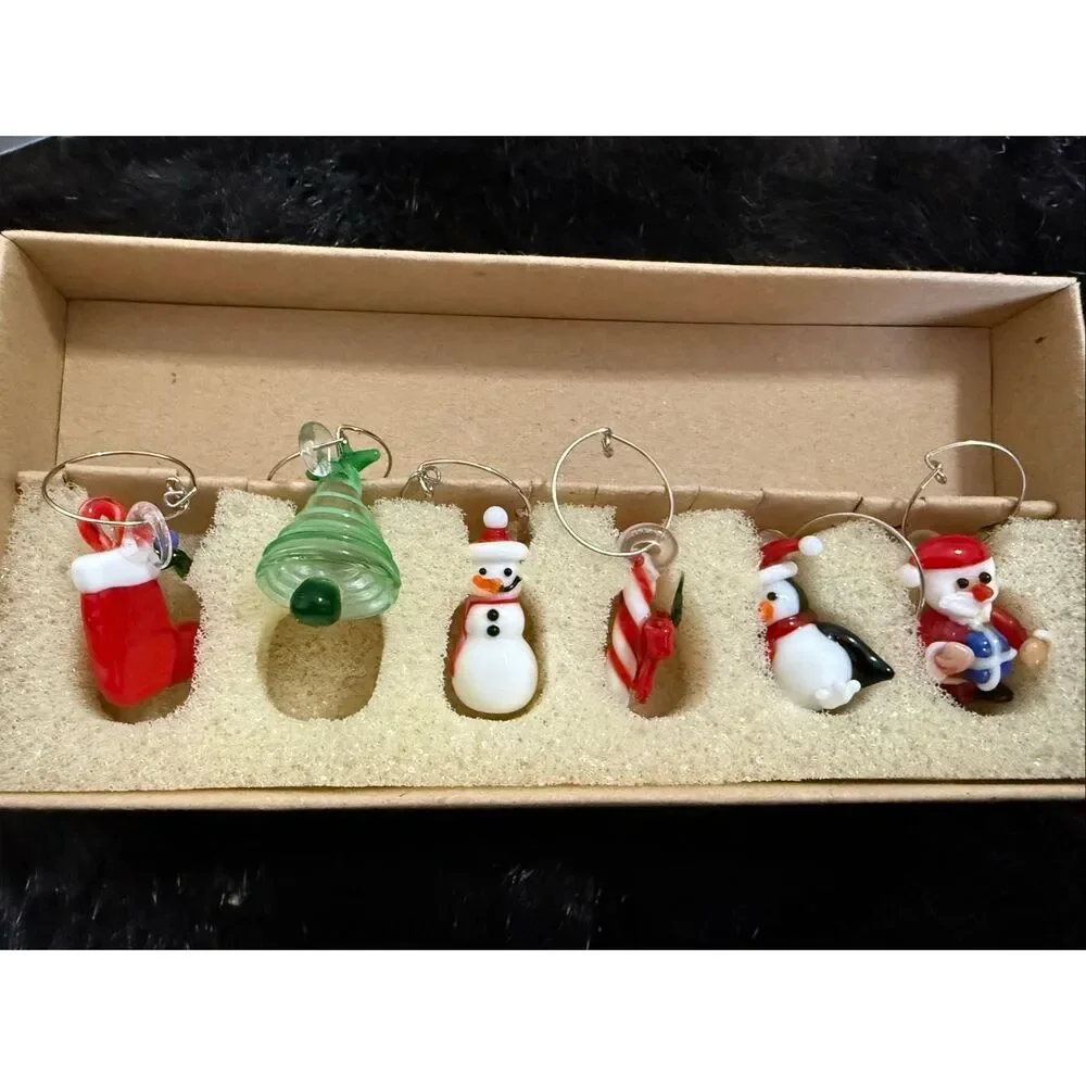 Sur la table Christmas Jar Holiday Drink Wine Charms festive cocktail party